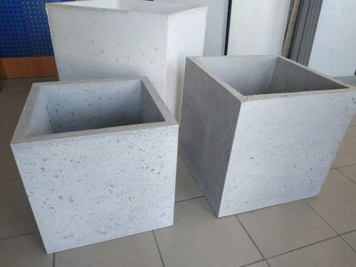 Töpfe und Pflanzgefäße für den Außenbereich und den Garten Betonblumentopf 40x40x40 cm grau