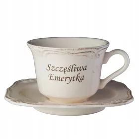    Eine Tasse und Untertasse für eine Rentnerin – ein Geschenk