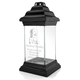    Zünde eine Laterne für GRANDPA an, einen Schrein mit GRAVUR