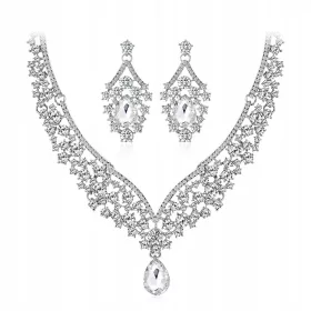    Set aus silberner Halskette und Ohrringen mit kubischen Zirkonia