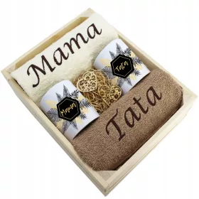    EIN GESCHENK FÜR MAMA UND VATI: EIN SET HANDTÜCHER + BECHER