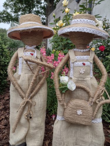  DEKORATIONEN - GARTENFIGUREN