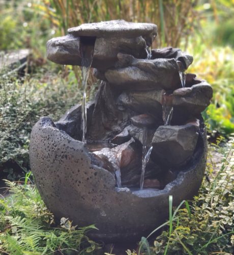  Delis Gartenbrunnen mit Beleuchtung