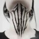  VORÜBERGEHEND WASCHBARES KRALLEN-TATTOO AM HALS