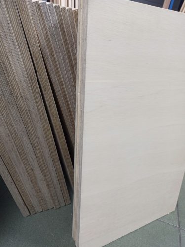  Rubia-Hartholzsperrholz 4 x 2500 x 1250