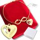  Armband aus 925er Gold mit Gravur „Mom Heart Feet“.