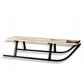  Traditioneller Metallschlitten aus Meißel und Holz