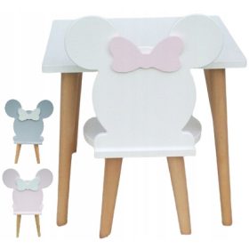  50/50-Tisch mit einem Mouse-Stuhl mit Schleife