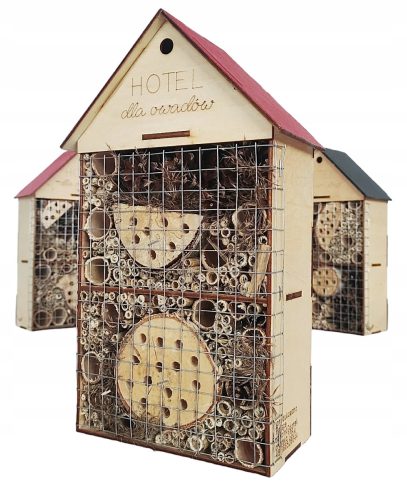  Cottage-Hotel für Wildbestäuber mit Gravur des Logos ul