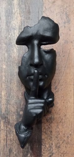 Dekorative Figuren und Skulpturen für zu Hause Skulptur -Stille.Hängend.H-42cm. Schwarze Farbe