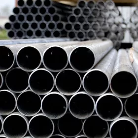   Verzinkter Straßenpoller, Durchmesser 2'', 4,0 m + Kappe