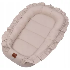  INFANTILO BABYKOKON AUS BAUMWOLLE MIT Rüschen