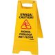  Ein Schild mit einem Wet Floor-Schild – nasser Boden