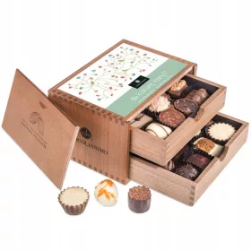   Exklusive Pralinenkollektion "Chocolaterie für Mama" in edler Holzbox
