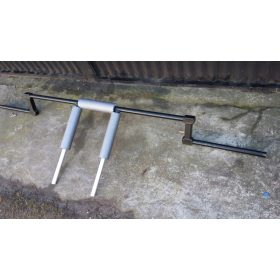    Hals leicht gebrochen, glatte Kniebeugestange 200 cm / 28 mm