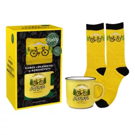  Ein Geschenk aus Tasse und Socken für einen Radfahrer