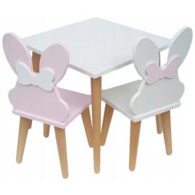  Tisch 50/50 cm + 2 Pucuś-Kaninchenstühle mit Schleife