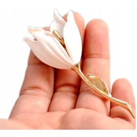  WEISSE BLUMENBROSCHE