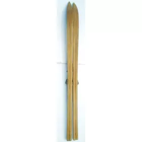  TORNADO Holzski, Sportdenkmal, Design