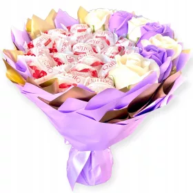  Strauß Raffaello und Seifenrosen als Geschenk