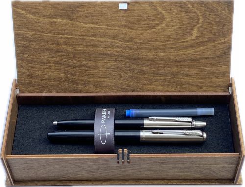  Parker Jotter-Stift in Schwarz und Silber + Parker-Stiftpatronen
