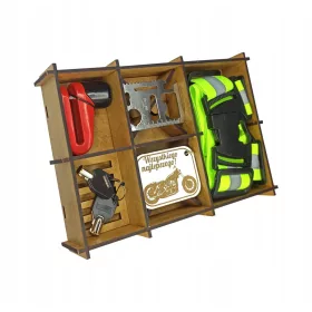    GESCHENKSET FÜR EINEN MANN FÜR EINEN MOTORRADFAHRER. GESCHENK FÜR EINEN MOTORRAD-GESCHENKKORB