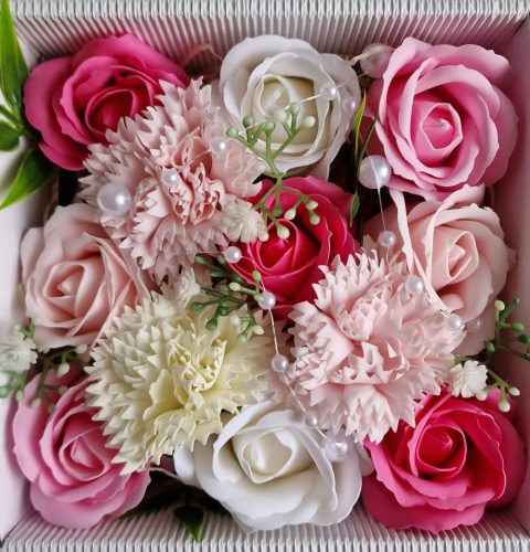 FLOWERBOX GESCHENKSET SEIFE ROSEN BLUMEN GESCHENK DUFTBOX