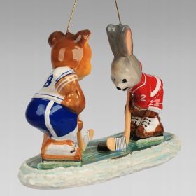  HOCKEYSPIELER-KOMBINATION AUS SPIELZEUGBÄR UND HASE