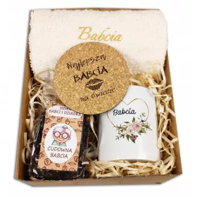    GESCHENK FÜR DIE GROSSMUTTER ZUM TAG DER GROSSMUTTER, GESCHENKSET MIT HANDTUCH, STICKBECHER, GRAVUR