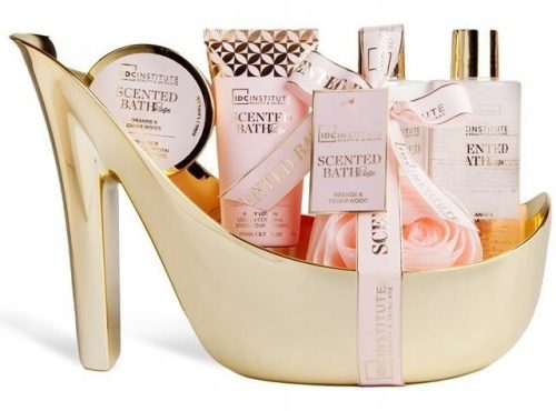  KOSMETIK-SET Für Bad und Körper: Gel, Balsam, Creme, Peeling und Schwamm