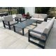 Ein Satz Garten- und Terrassenmöbel Leonhard Garden Gartenmöbel-Set aus Metall, 5-teilig.