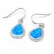  Silberne Ohrringe mit Zirkonia und blauem Opal