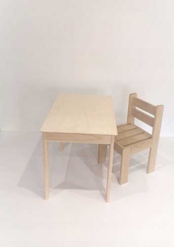  Holztisch und Stuhl – unbemalt