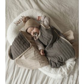  Teddy – personalisiertes Babynest, Fellkokon