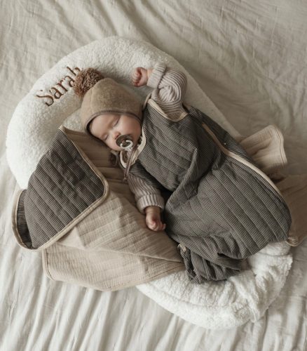  Teddy – personalisiertes Babynest, Fellkokon