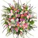 Kränze Ländlicher Frühlingstürkranz mit Gräsern, Gänseblümchen und Anemonen