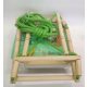 Farbige Holzschaukel für den Garten
