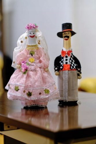 Dekorative Figuren und Skulpturen für zu Hause Ein weiteres wunderschönes „Champagnerpaar“