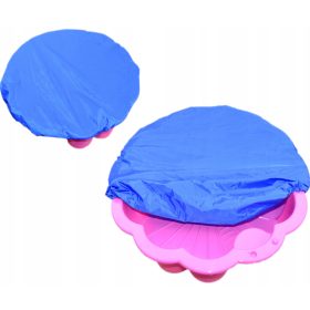   Ein großer Sandkasten mit rosa Gänseblümchen und eine Plane