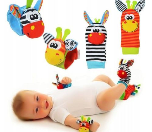  3D-SOCKEN, HANDBÄNDER, RASSELN, 4 STÜCK