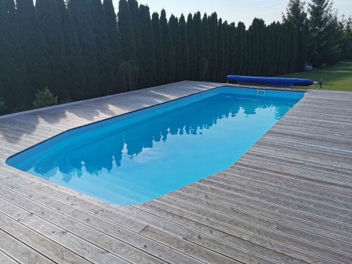 Rechteckiger Pool 950 x 360 cm