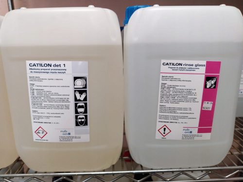 Professionelles Spülen und Polieren von Geschirr – Catilon-Spülglas 10 l + professionelle Flüssigkeit zum maschinellen Geschirrspülen Catilon det 1 10 l