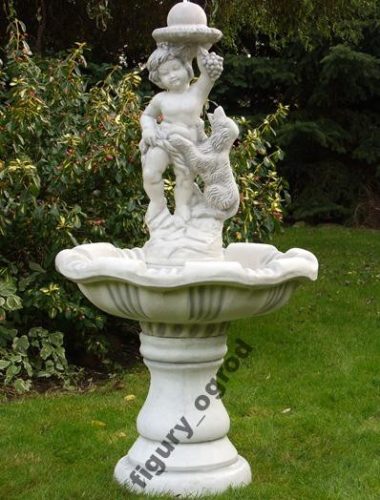  Beton-Gartenbrunnen-Junge mit Hund