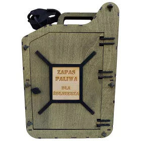    Alkoholkanister für einen Soldaten. Geschenk für eine Flasche Bier für einen Militärmann