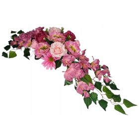    Eine Grabsteindekoration, ein Blumenstrauß, eine Komposition für einen Friedhof, ein Grab, ein Blumenstrauß in einem Topf