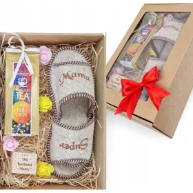    Fertiges Geschenk für Mama, Muttertag-Set, Hausschuhe + Super-Mama-Accessoires