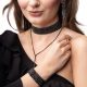  Set aus Halskette, Ohrringen, Armband und schwarzen Zirkonen
