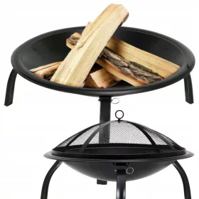    Gartenfeuerstelle mit Abdeckung für den Garten auf dem Grundstück Stahl faltbar