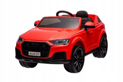  Audi Q7 NEW LIFT Rotes Fahrzeug
