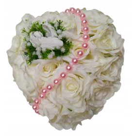    Herzdekoration, Blumenstrauß für das Grab eines Mädchens, Rosen, Engelsperlen